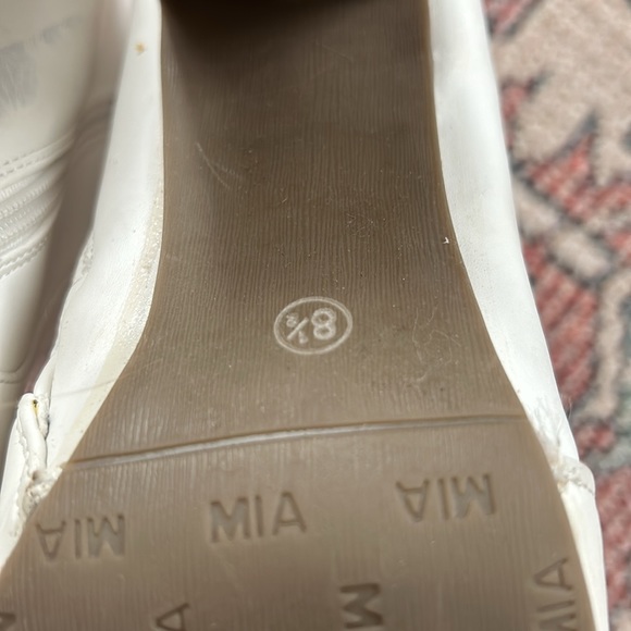 White booties - Picture 4 of 10